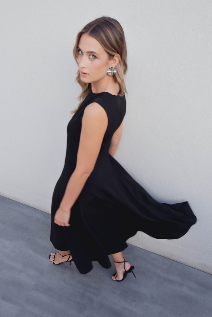 VESTIDO MIDI ASIMÉTRICO PUNTO CALADO