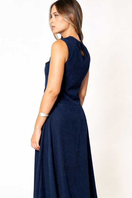 VESTIDO MIDI BAJO ABULLONADO